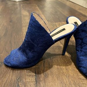 Blue velvet heels